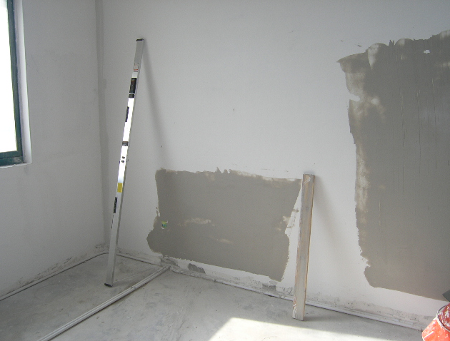 怎樣在老墻面上涂刷乳膠漆？處理不當會有什么樣的表現？如何處理